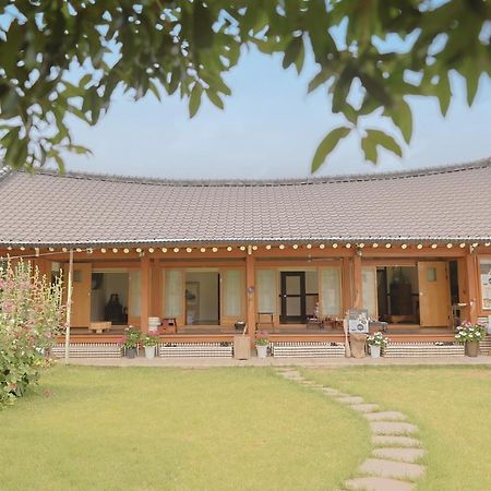 Daoljae Hanok Pension Suncheon Bagian luar foto
